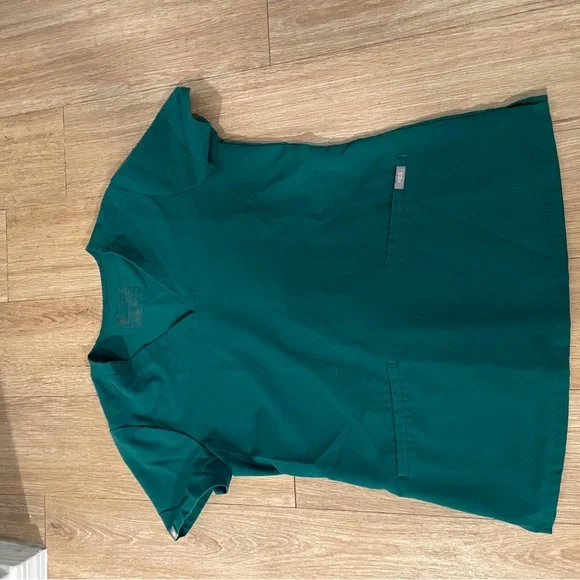 Figs Hunter green scrub top - Picture 3 of 6